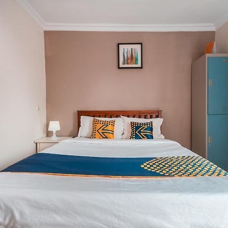 Spot On 2033 Kayumanis Homestay Syariah Jakarta Exterior photo