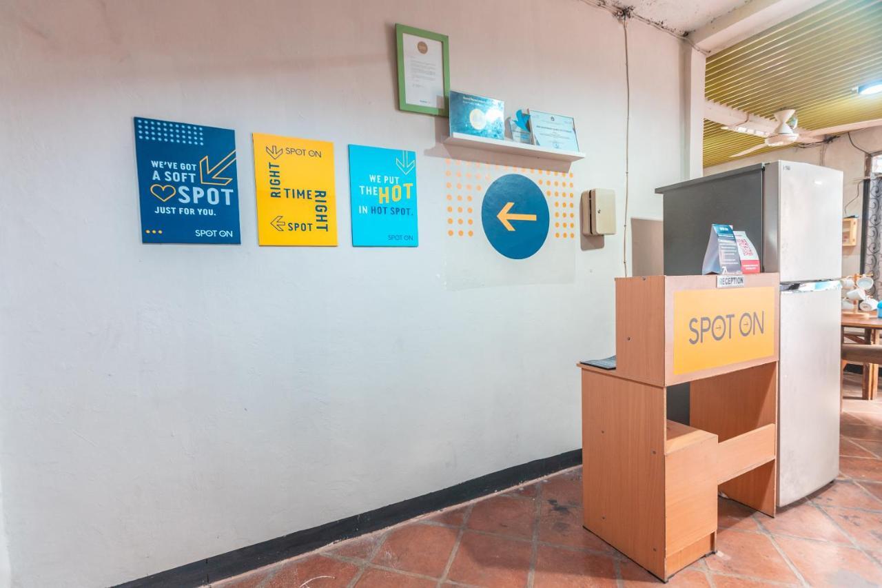 Spot On 2033 Kayumanis Homestay Syariah Jakarta Exterior photo